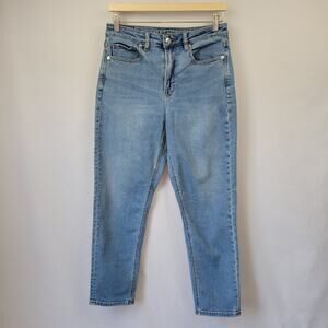 American Eagle Outfitters Mom Jeans Light Wash Size 6